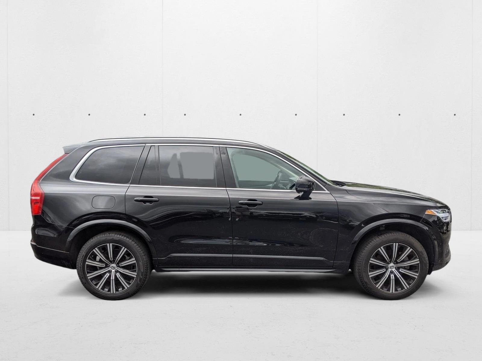 2023 Volvo XC90 B5 AWD Core photo 2