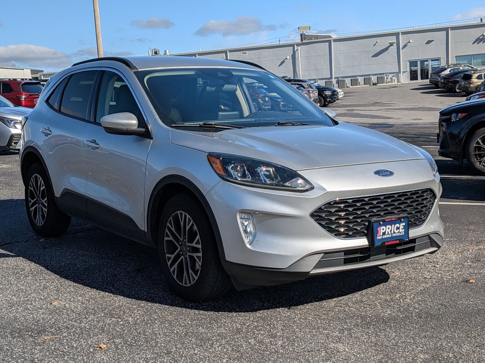 2020 Ford Escape SEL photo 2