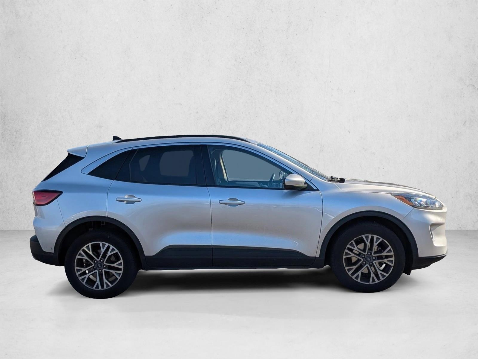 2020 Ford Escape SEL photo 4