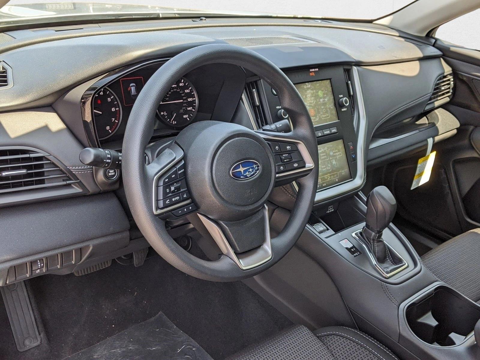 2025 Subaru Outback Base photo 3