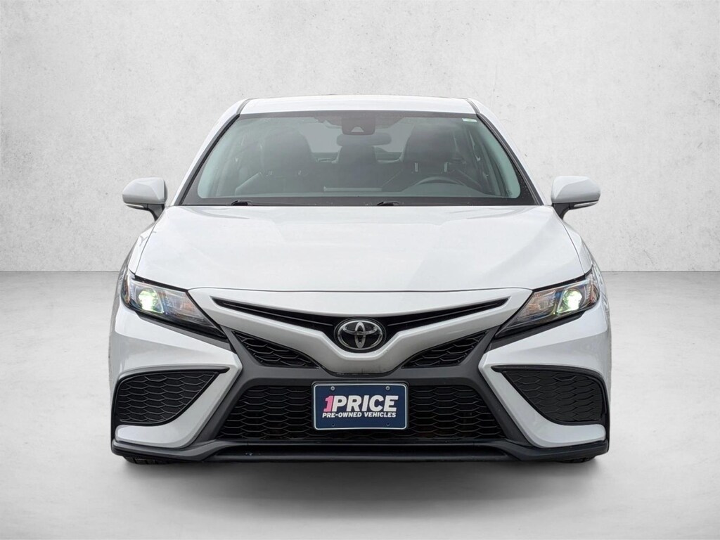 Used 2023 Toyota Camry SE Sedan