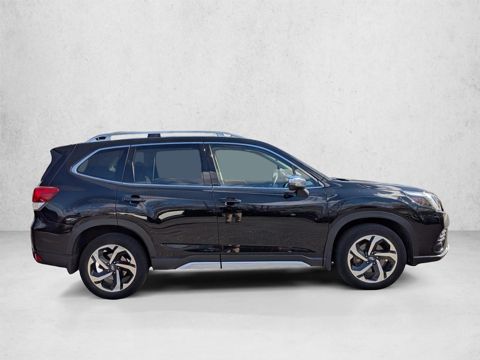 2022 Subaru Forester Touring photo 4