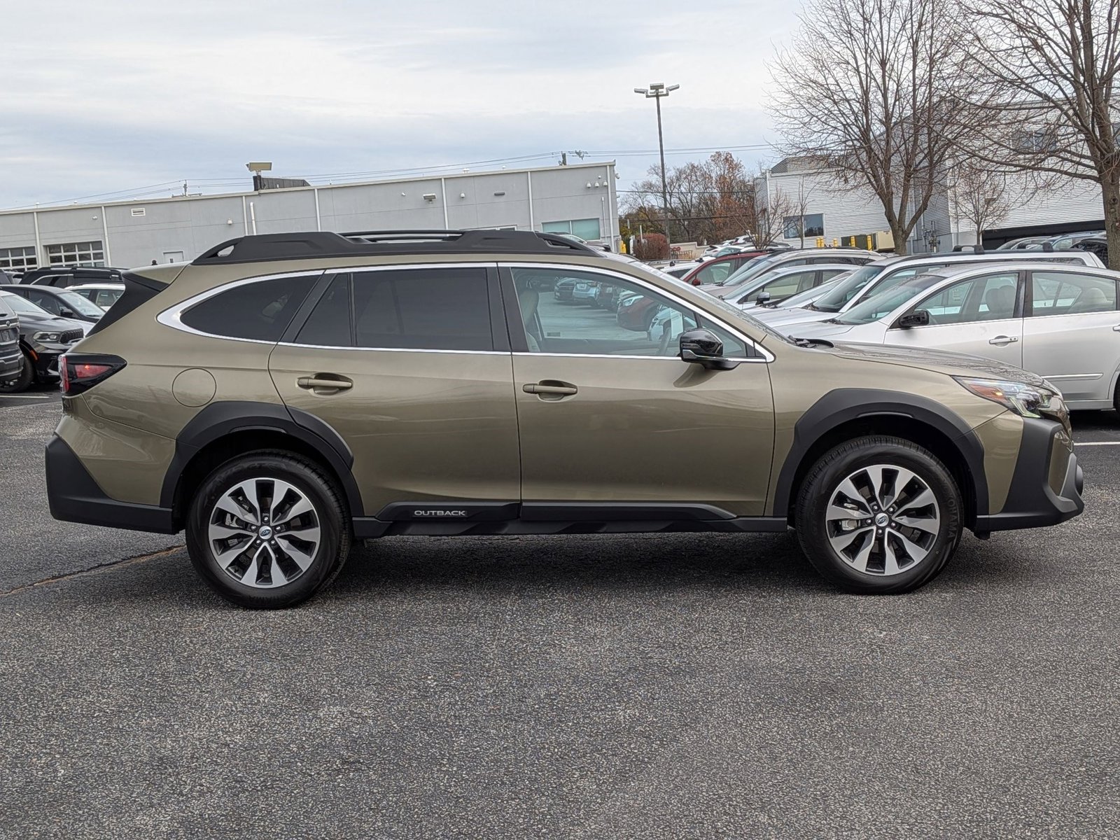 2025 Subaru Outback Limited photo 3