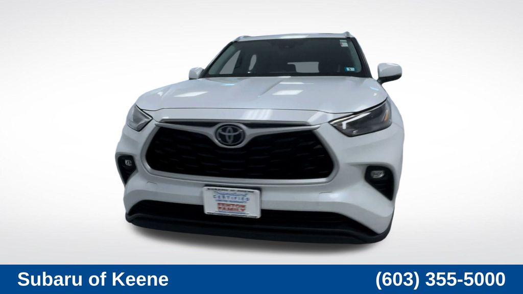 2022 Toyota Highlander XLE photo 3