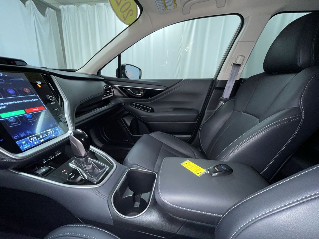 2025 Subaru Outback Limited photo 4