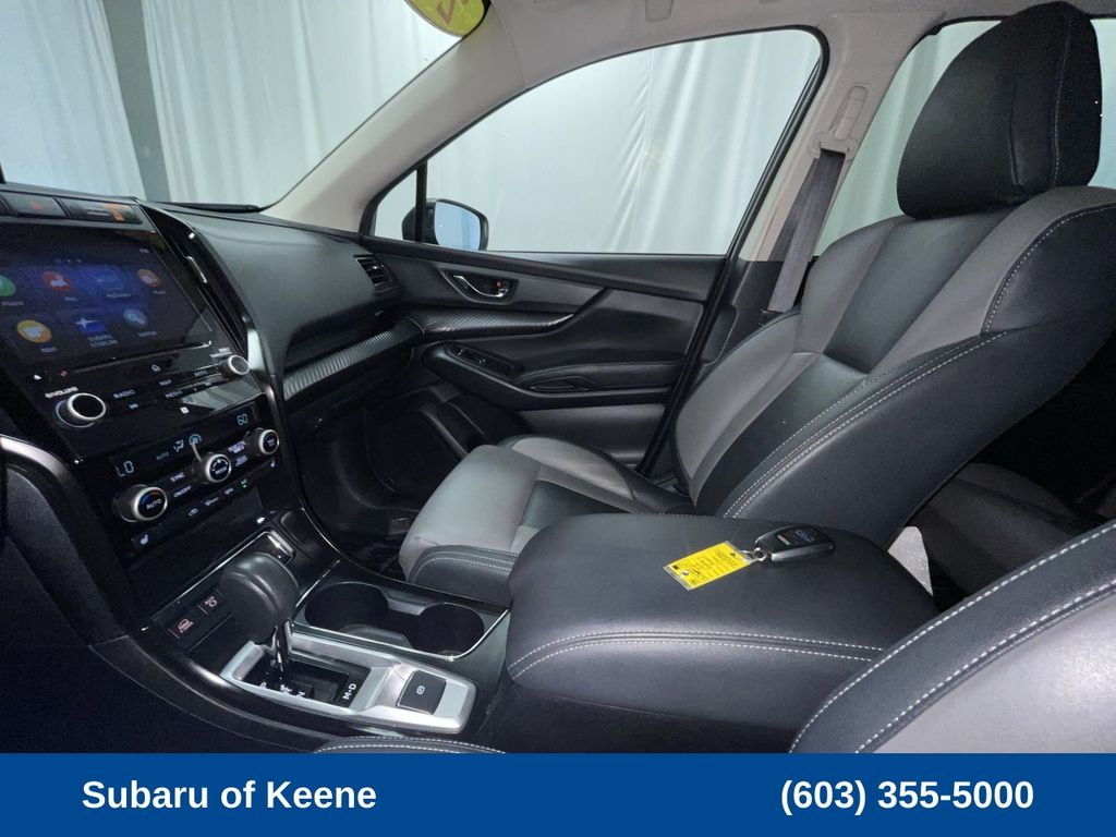 2022 Subaru Ascent Onyx Edition photo 3