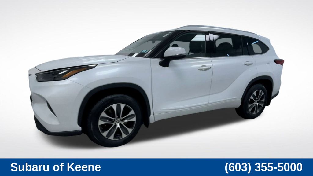 2022 Toyota Highlander XLE photo 4