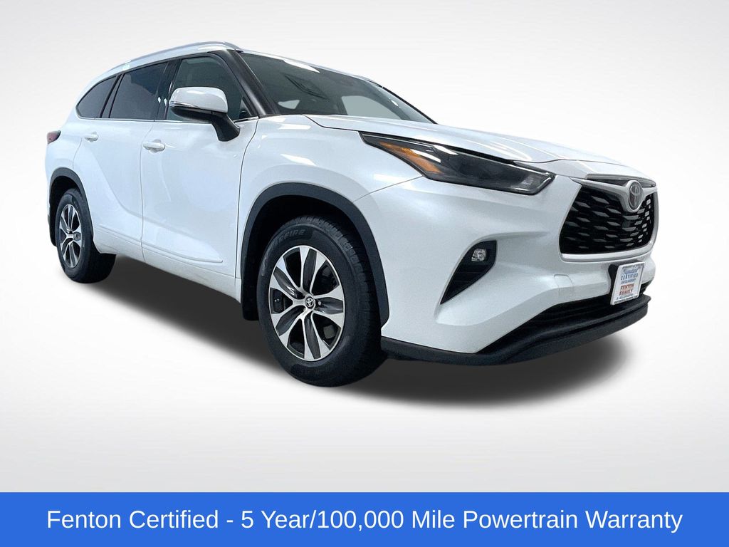 2022 Toyota Highlander XLE's photo