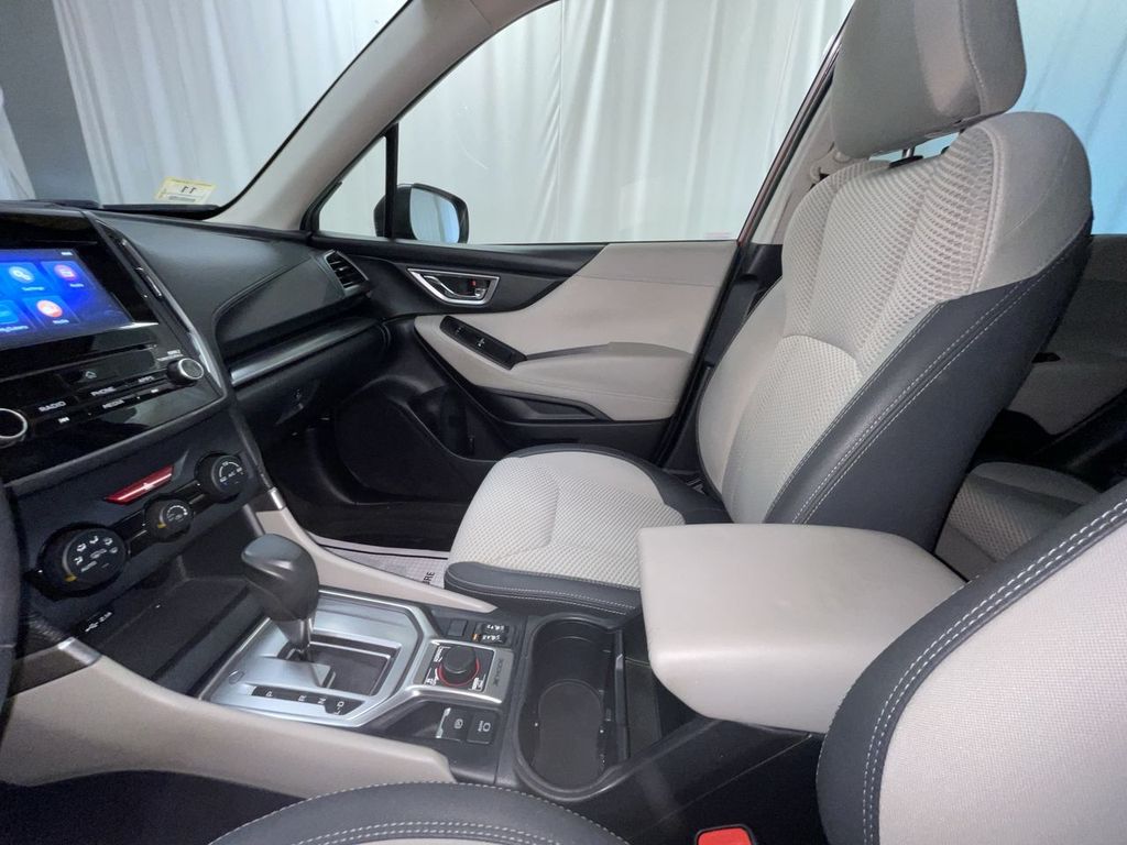 2020 Subaru Forester Premium photo 3