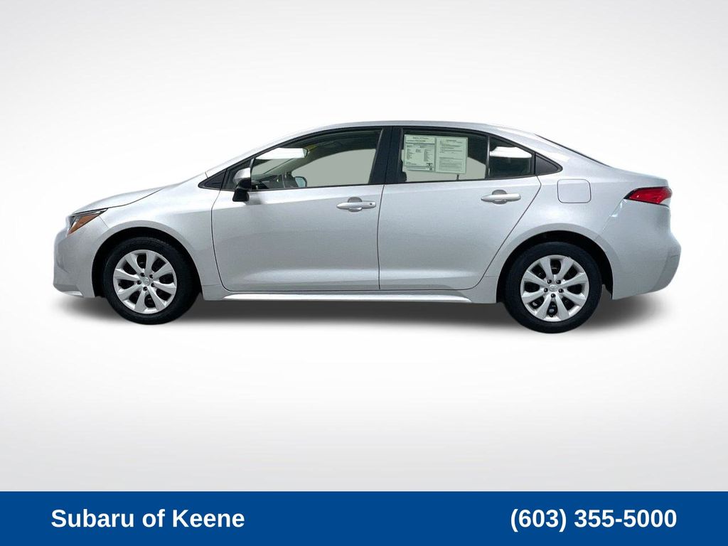 Used 2022 Toyota Corolla LE with VIN JTDEPMAE9NJ227904 for sale in Northfield, Minnesota