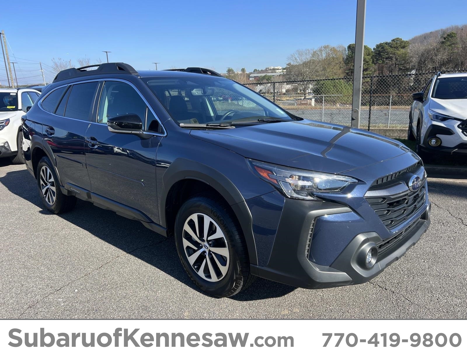 2025 Subaru Outback Premium's photo