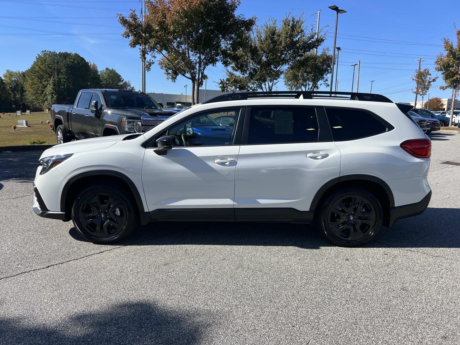 2025 Subaru Ascent Onyx Edition photo 3