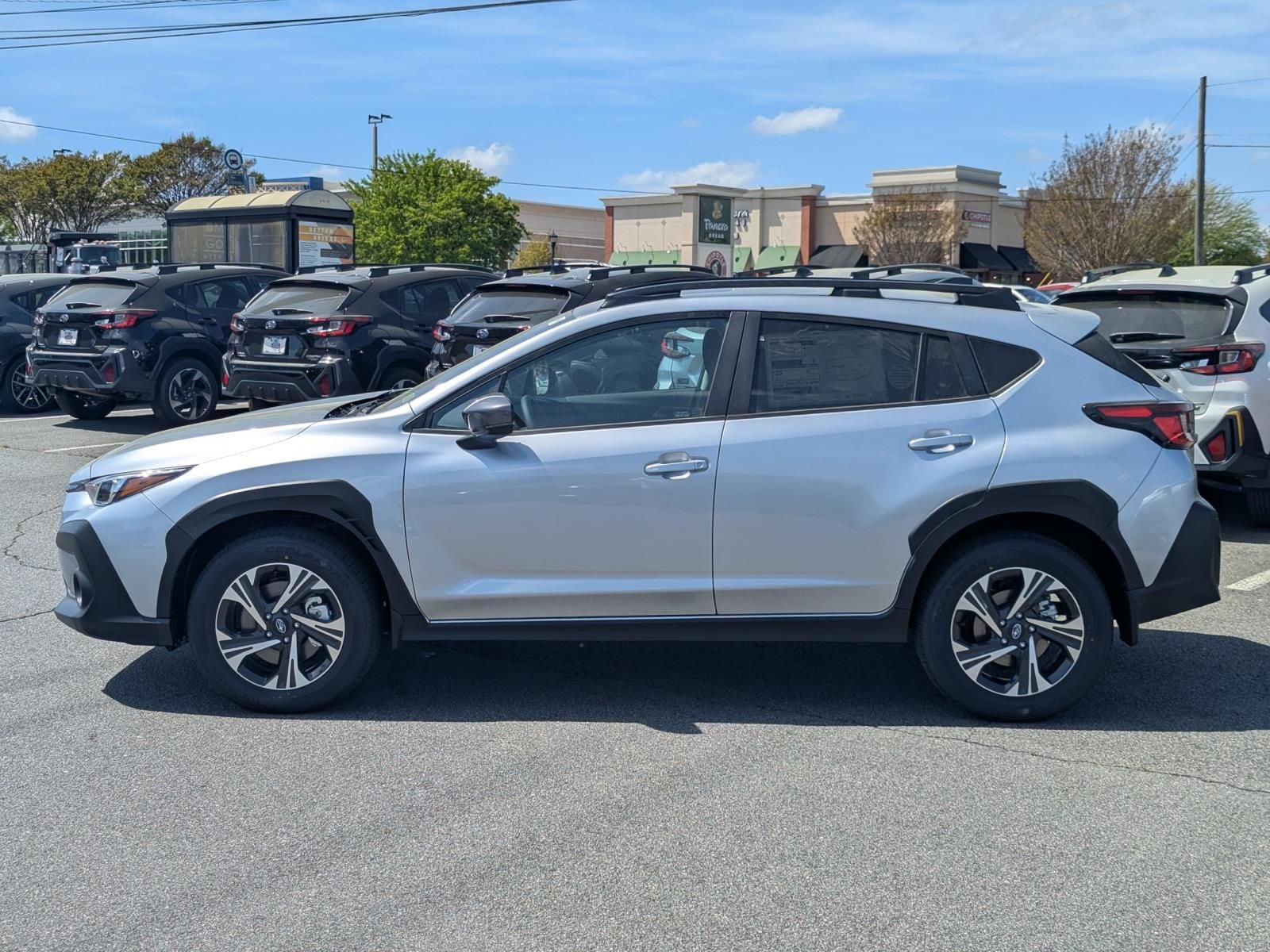 View vehicle photo 4