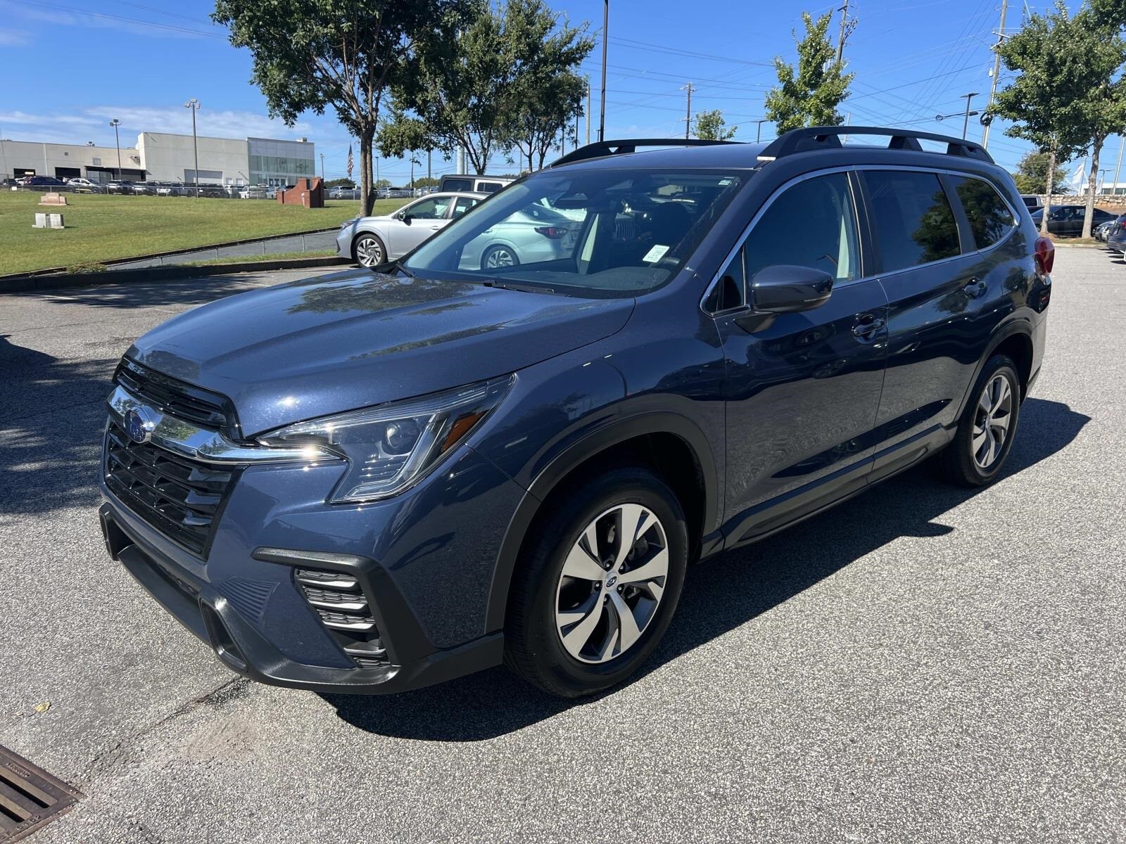 2024 Subaru Ascent Premium photo 2