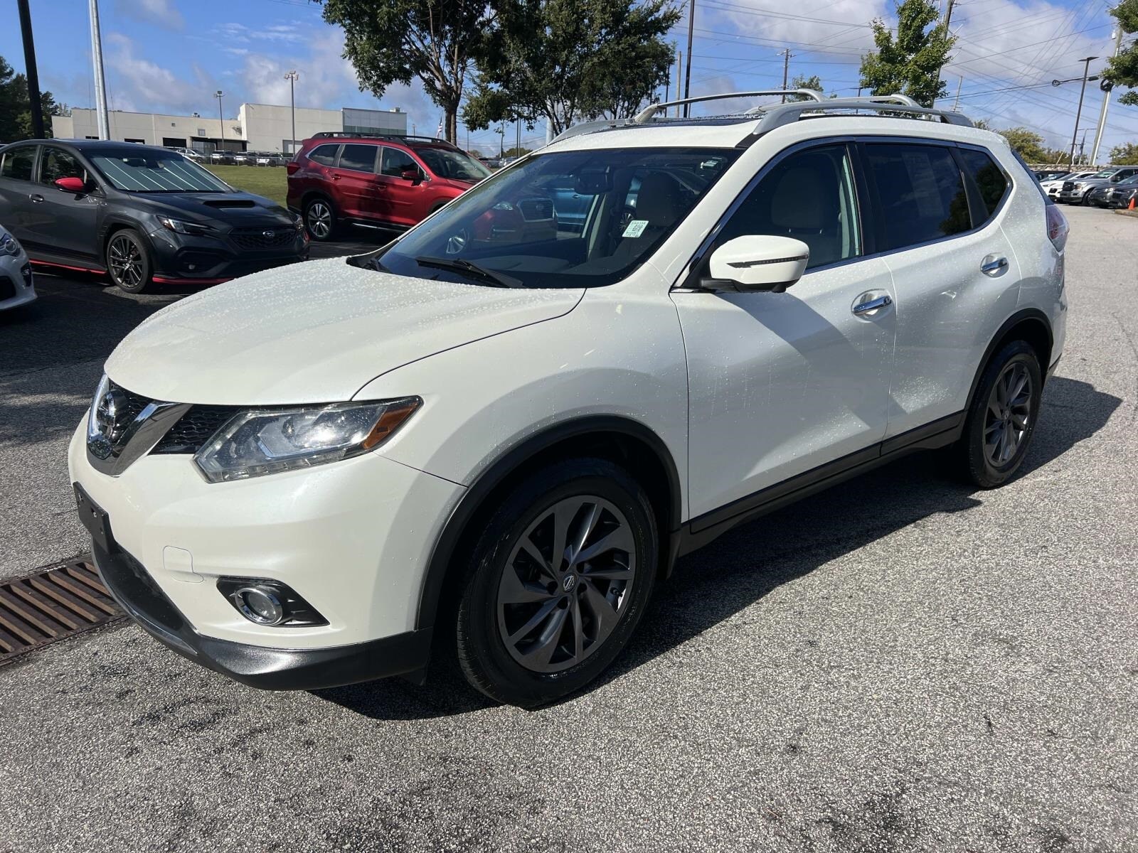 2016 Nissan Rogue SL photo 2