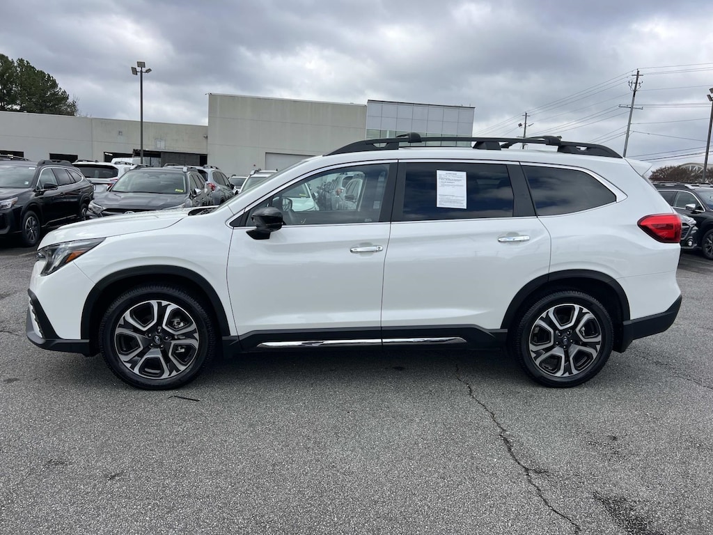 2024 Subaru Ascent Touring photo 3