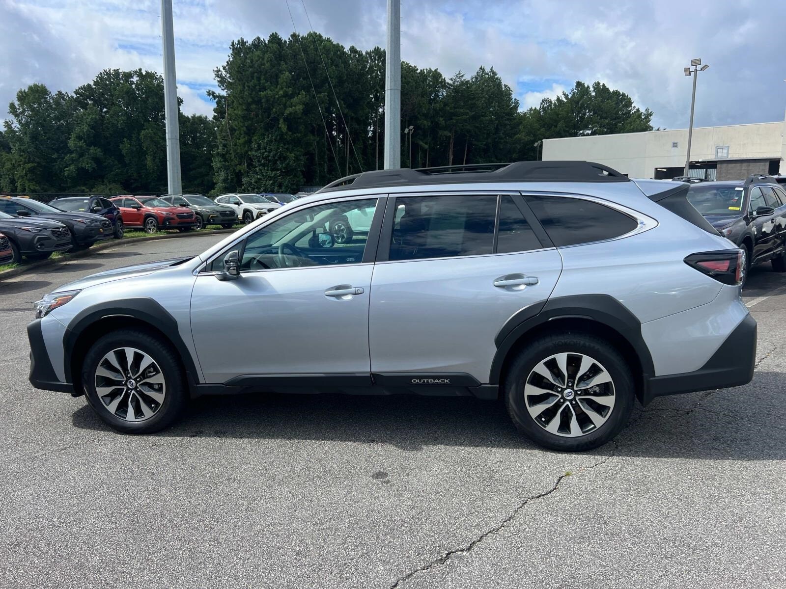 2025 Subaru Outback Limited photo 4