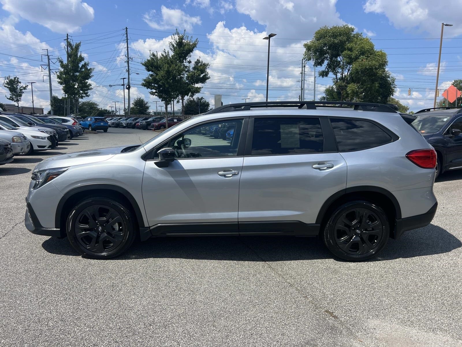 2025 Subaru Ascent Onyx Edition Touring photo 3