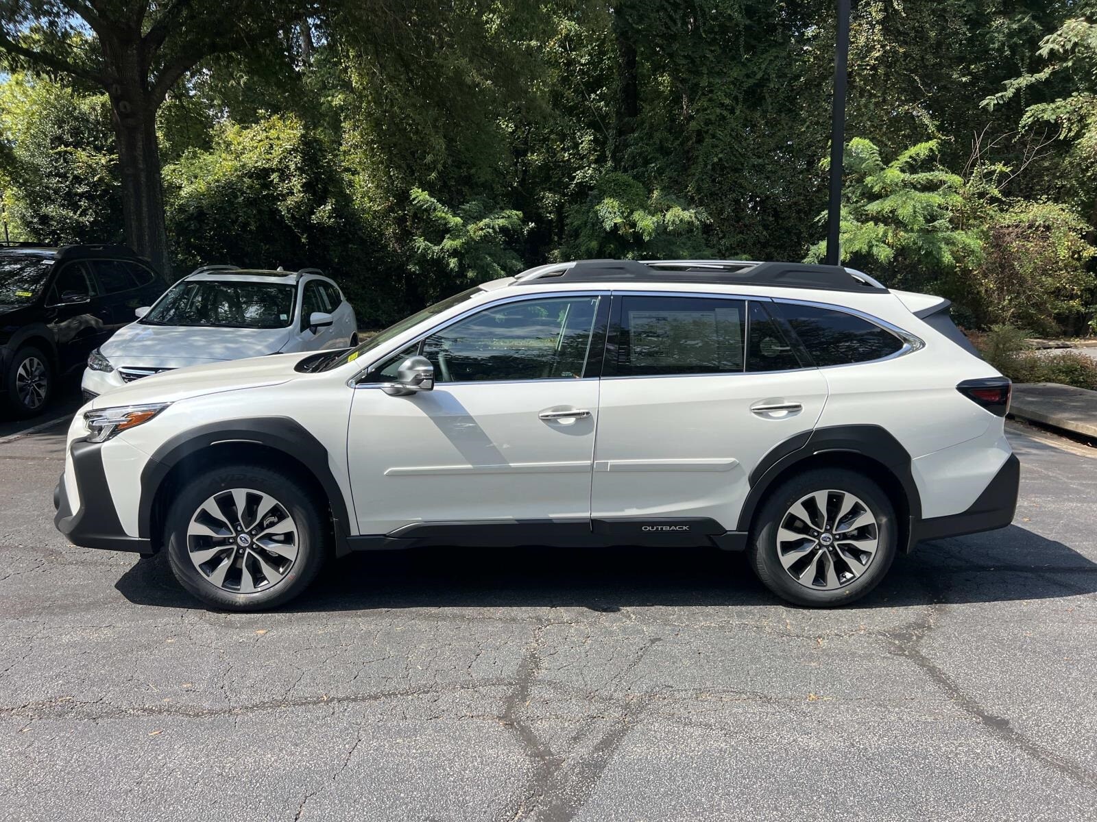 2025 Subaru Outback Touring photo 3