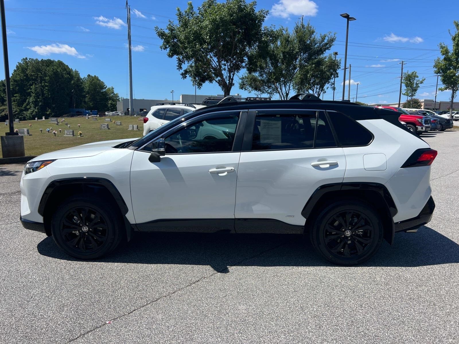 2024 Toyota RAV4 Hybrid XSE photo 3