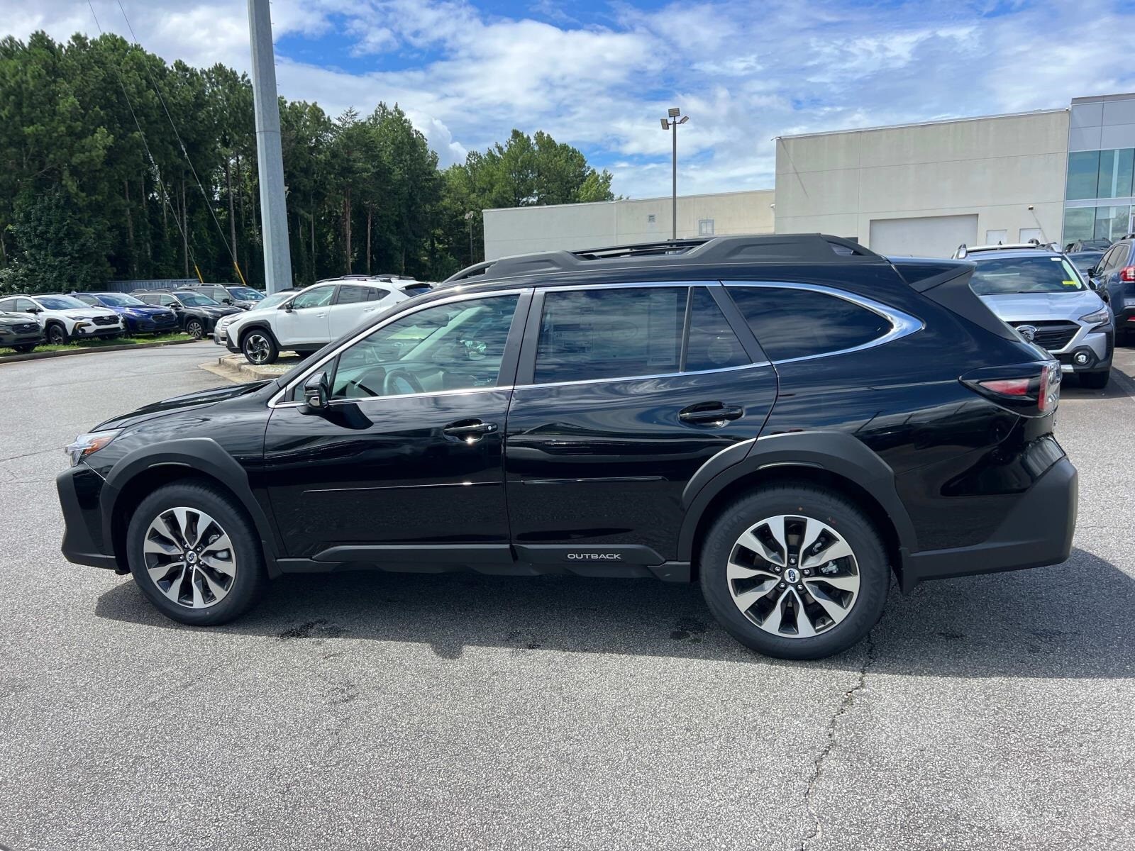 2025 Subaru Outback Limited photo 4