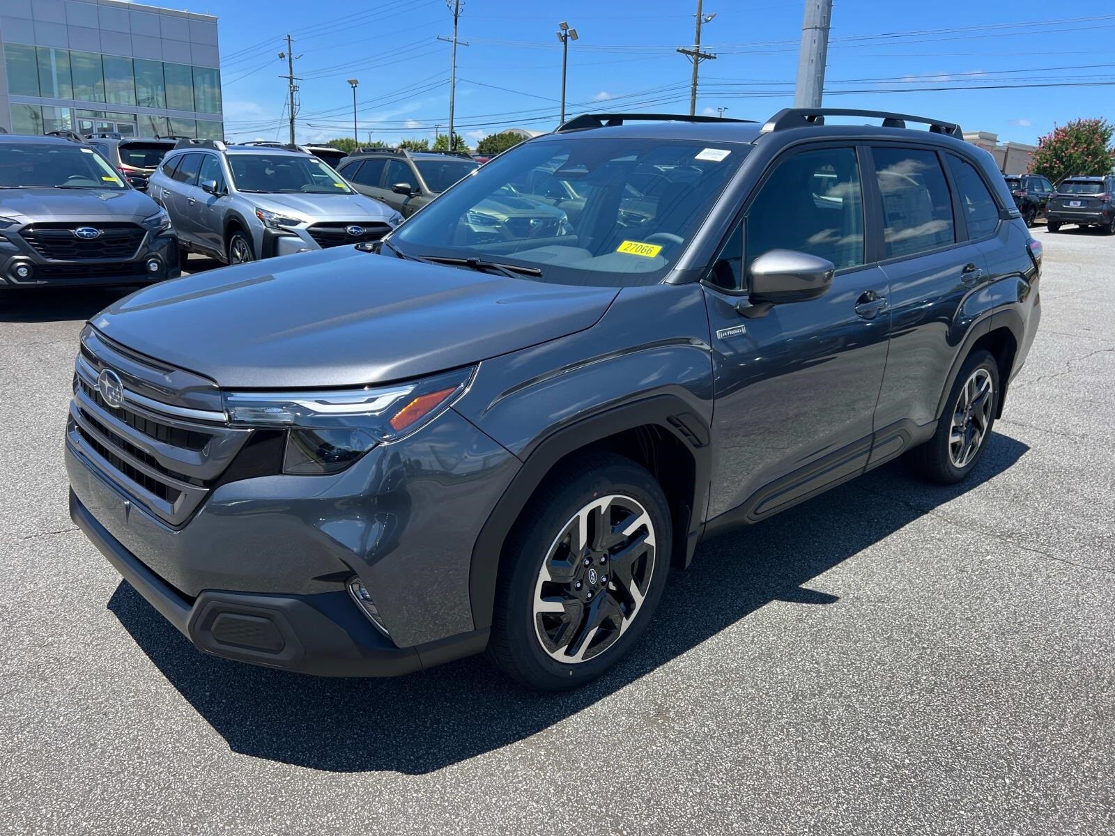 2025 Subaru Forester Premium photo 2