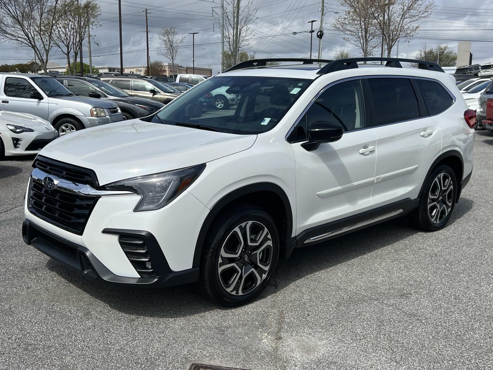 View vehicle photo 3