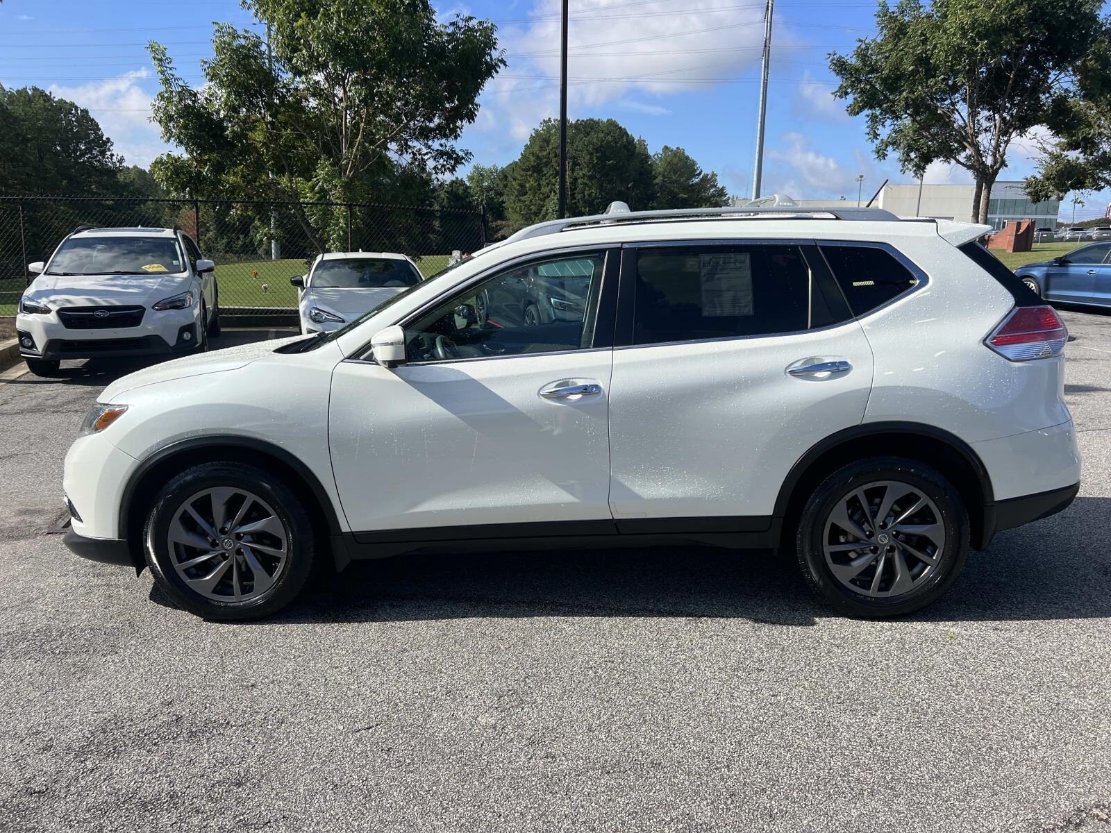 2016 Nissan Rogue SL photo 3