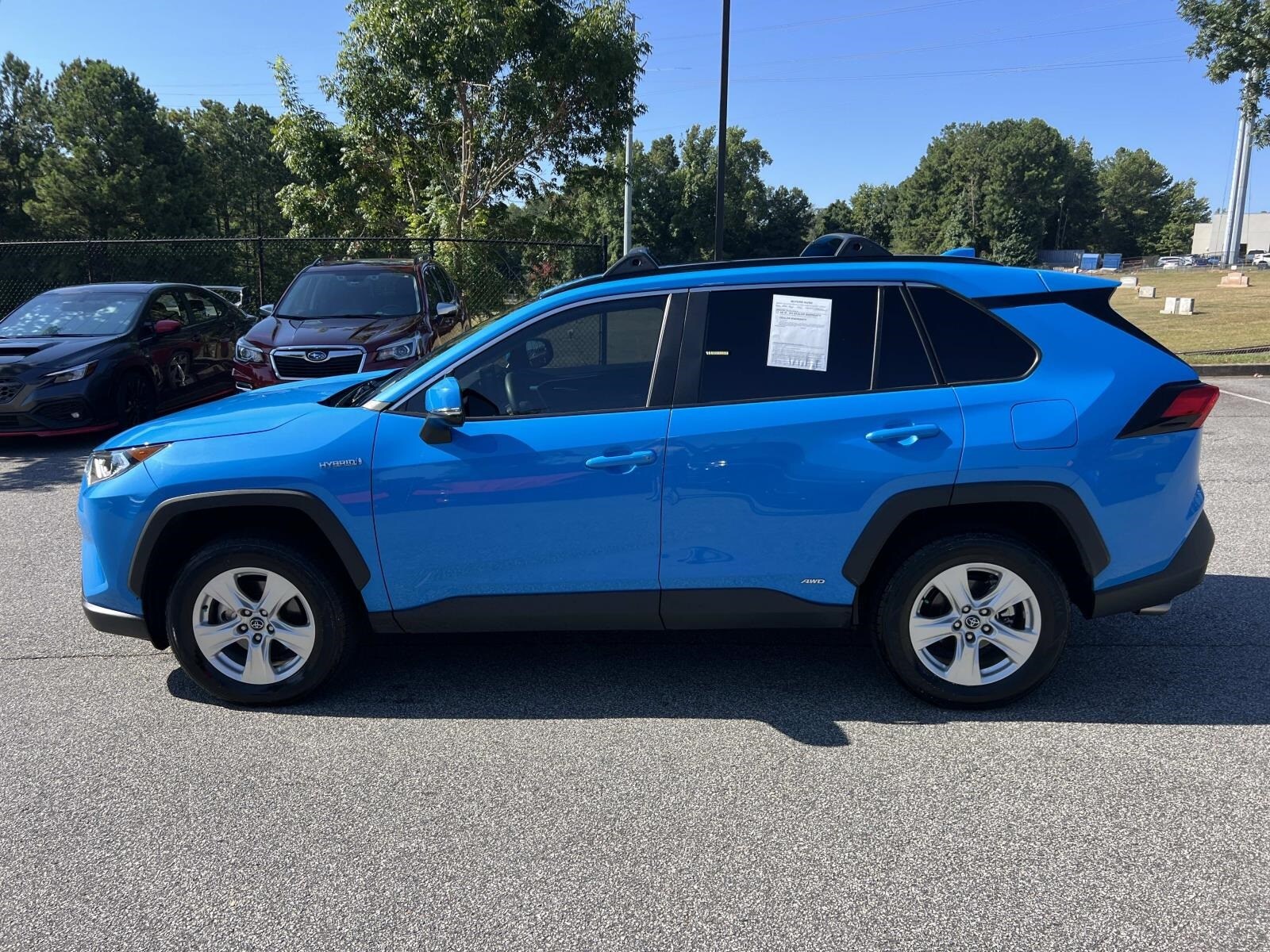 2020 Toyota RAV4 Hybrid XLE photo 4