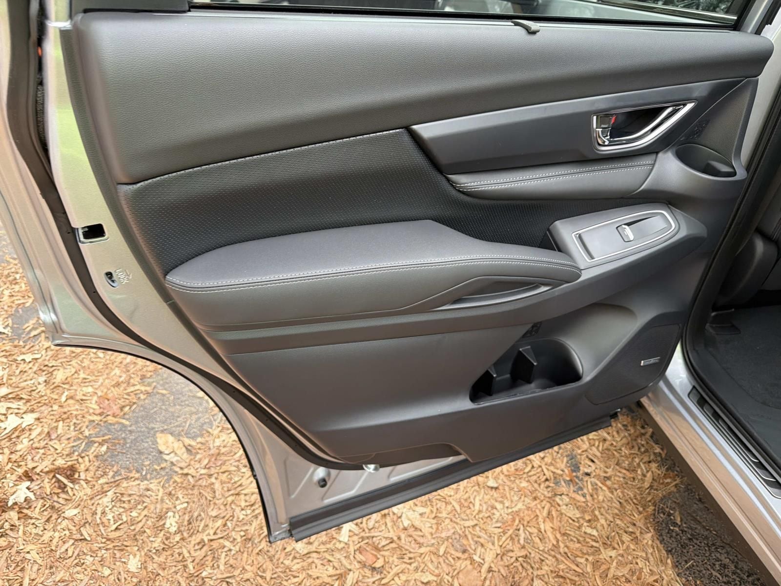 2026 Subaru Ascent Limited - Photo 13