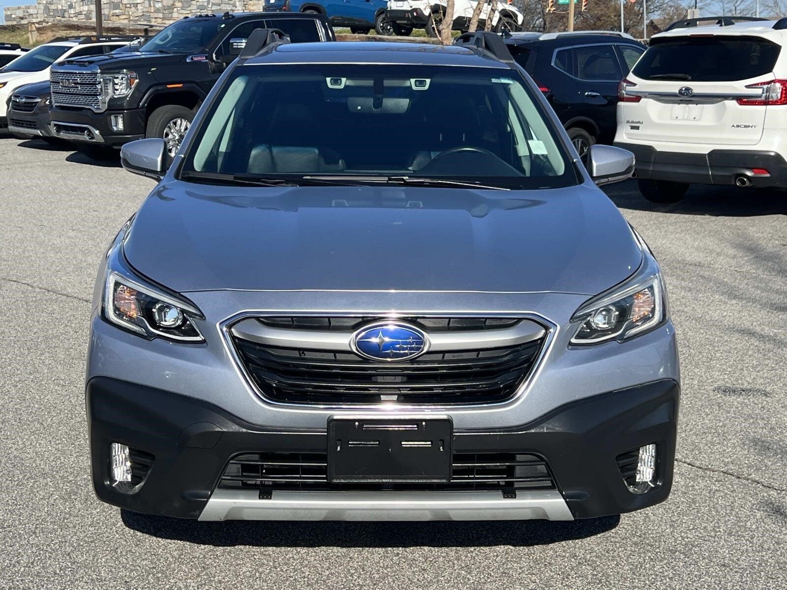 2020 Subaru Outback Limited photo 2
