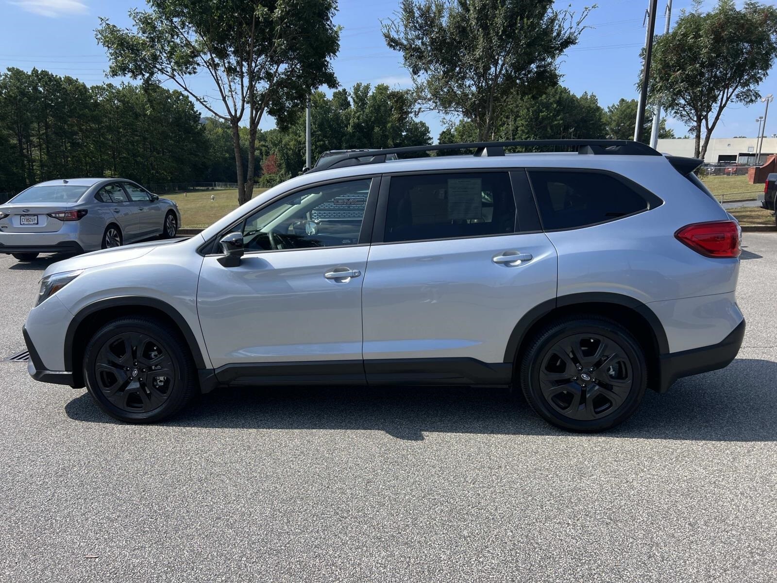 2025 Subaru Ascent Onyx Edition Touring photo 3