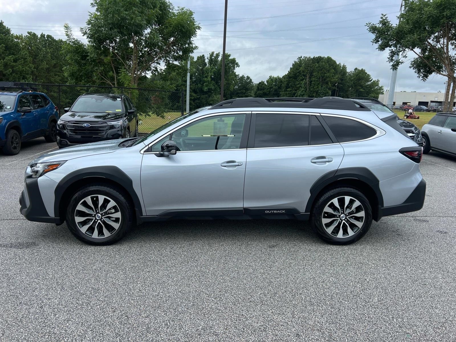 2025 Subaru Outback Limited photo 3