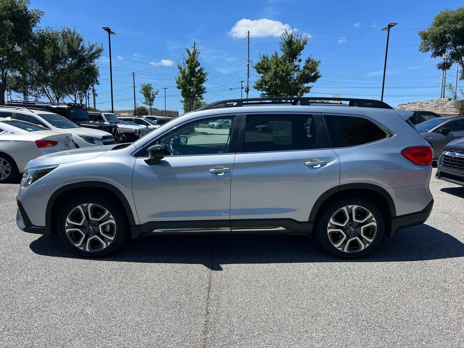 2024 Subaru Ascent Limited photo 3