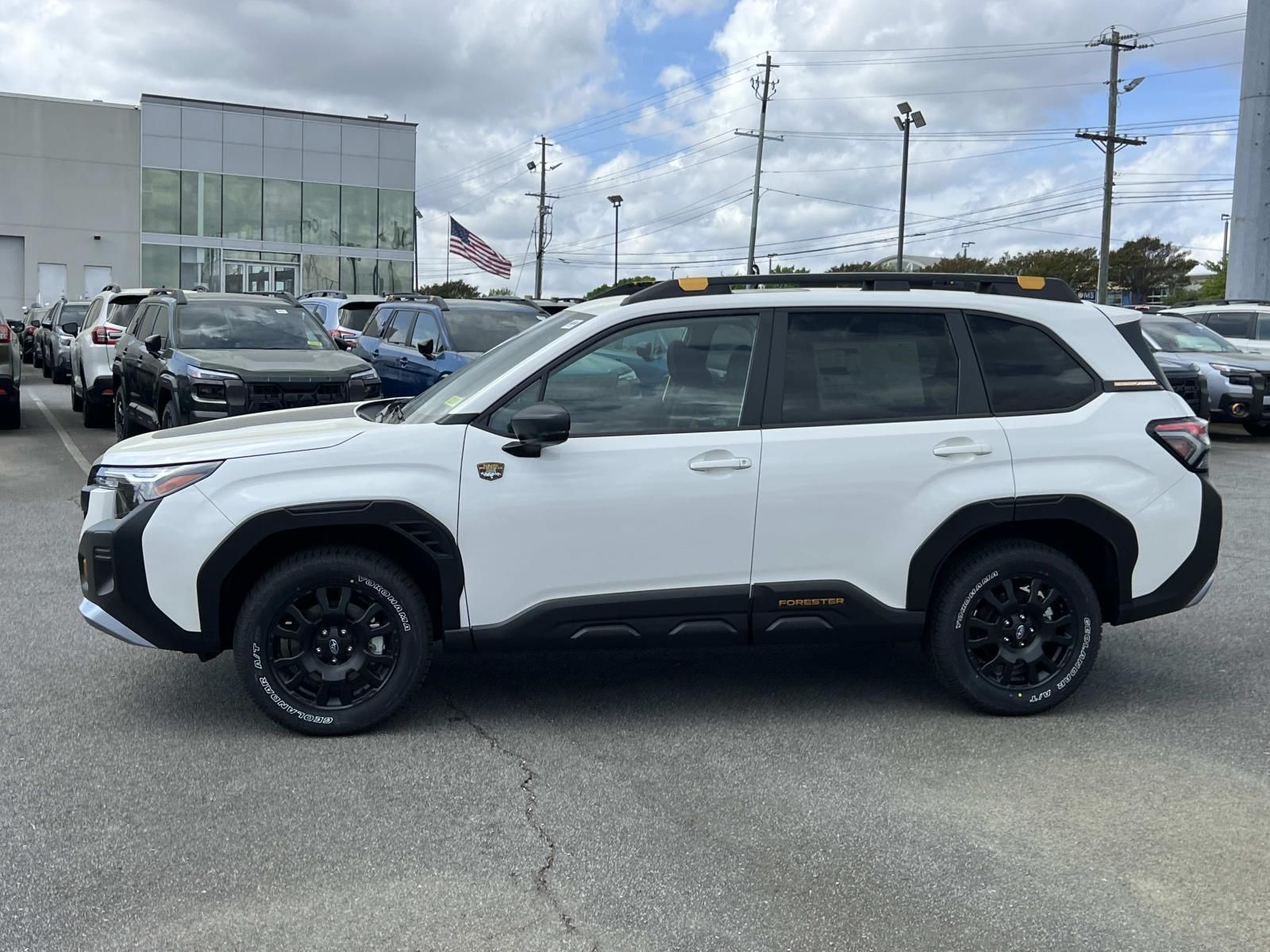 View vehicle photo 4