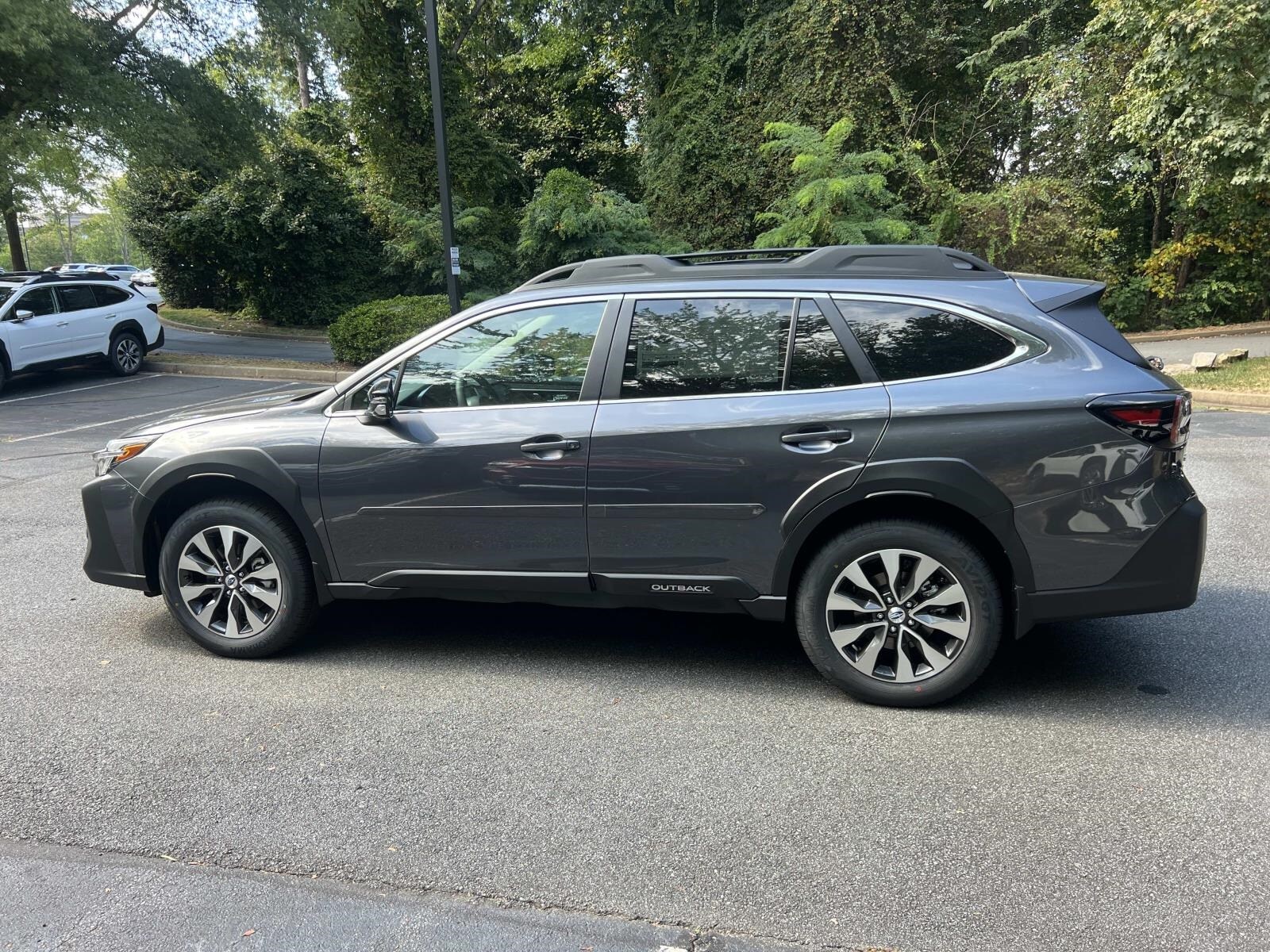 2025 Subaru Outback Limited photo 4