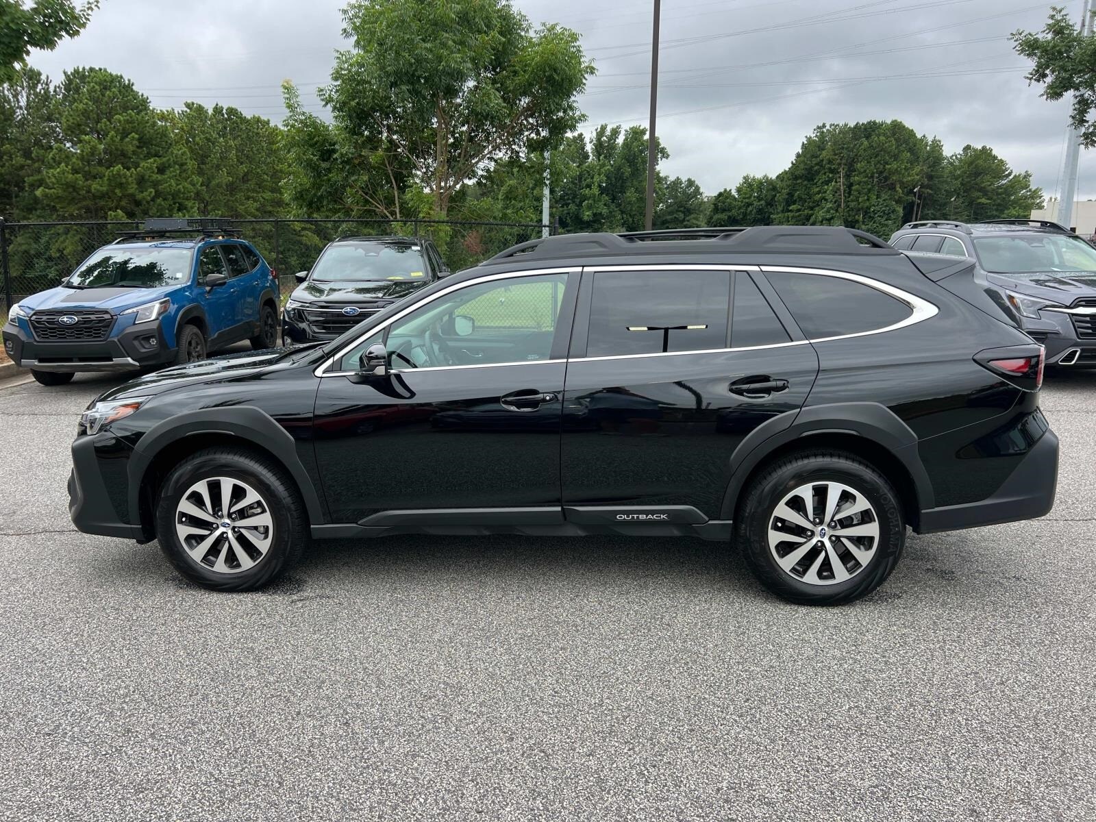 2025 Subaru Outback Premium photo 3