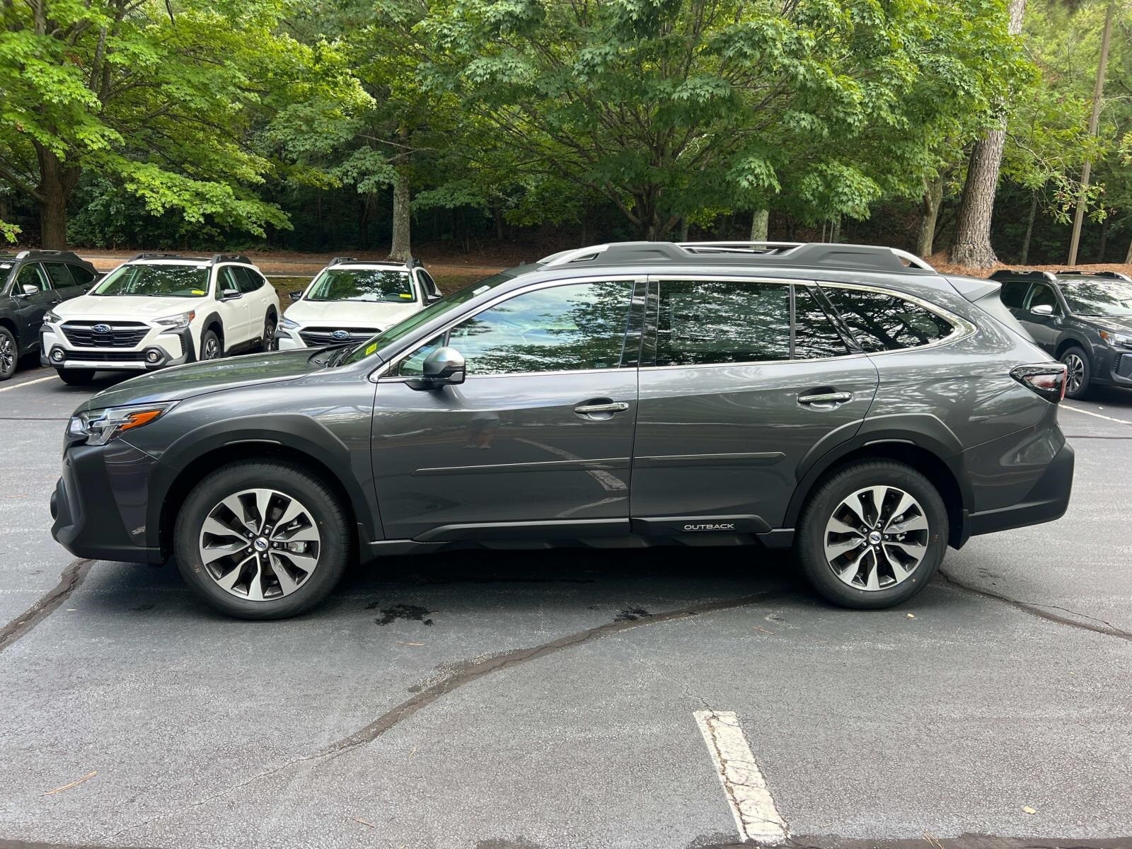 2025 Subaru Outback Touring XT photo 4