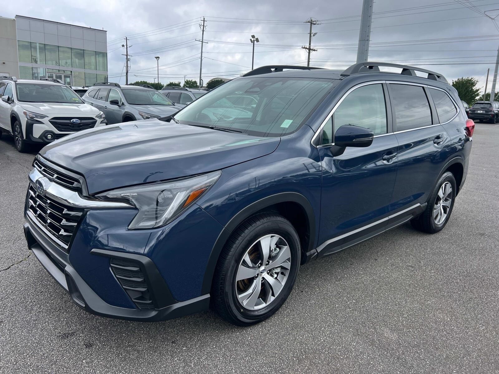 2023 Subaru Ascent Premium photo 3