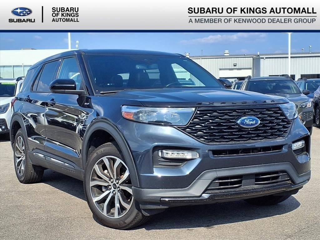 2022 Ford Explorer ST-LINE's photo