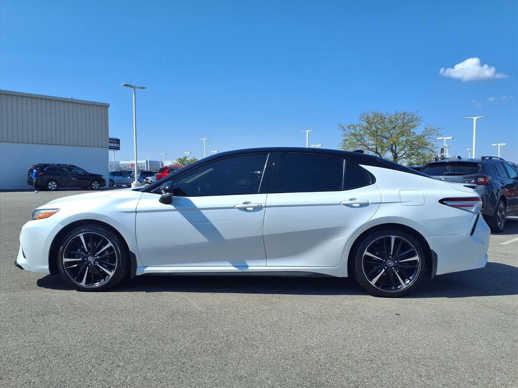 2020 Toyota Camry XSE photo 3