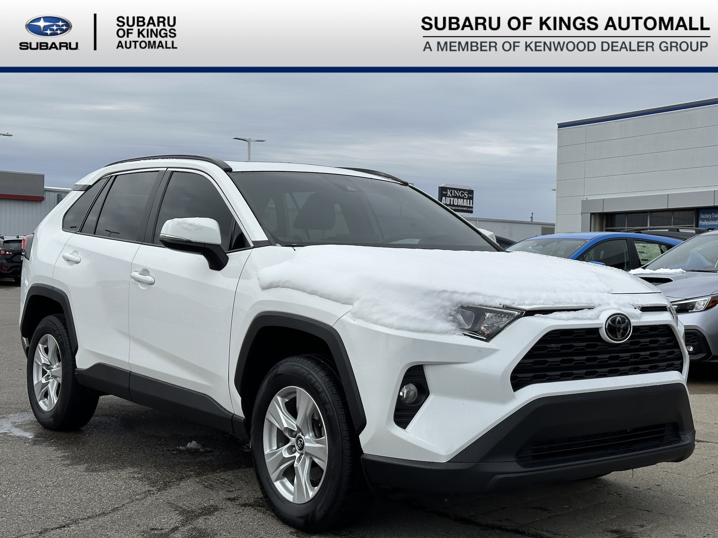 2021 Toyota RAV4 XLE's photo