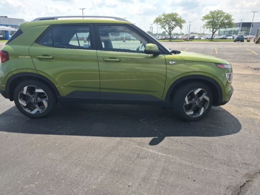 Used 2022 Hyundai Venue SEL SUV