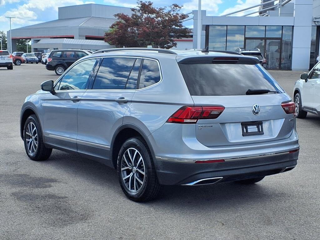 2020 Volkswagen Tiguan SE photo 2