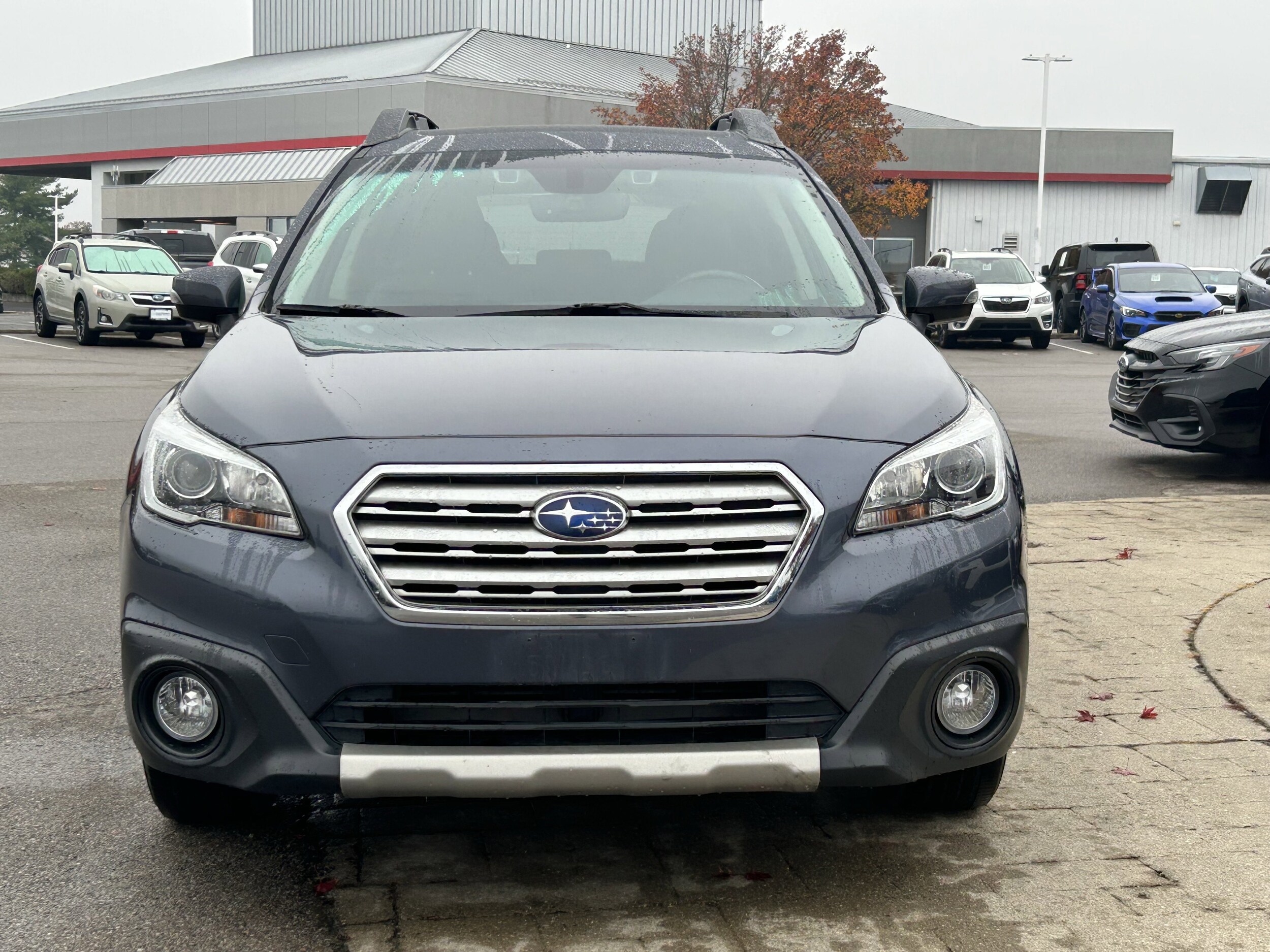 2017 Subaru Outback 3.6R Limited photo 3