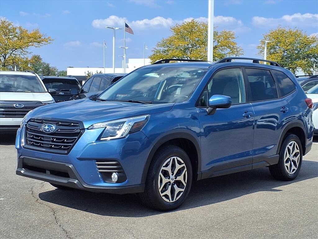 2022 Subaru Forester Premium photo 2