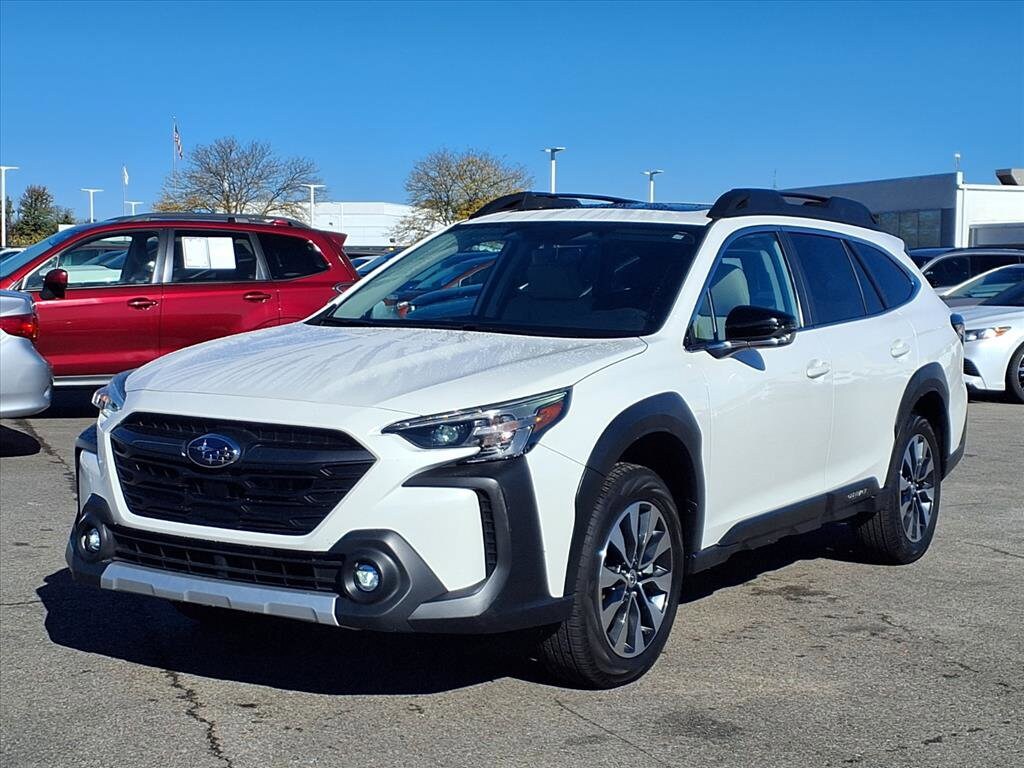 2023 Subaru Outback Limited photo 2