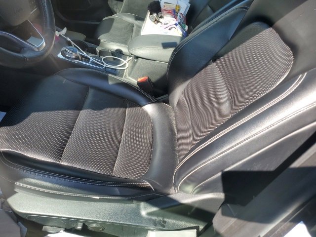 2020 Ford Escape SEL photo 3