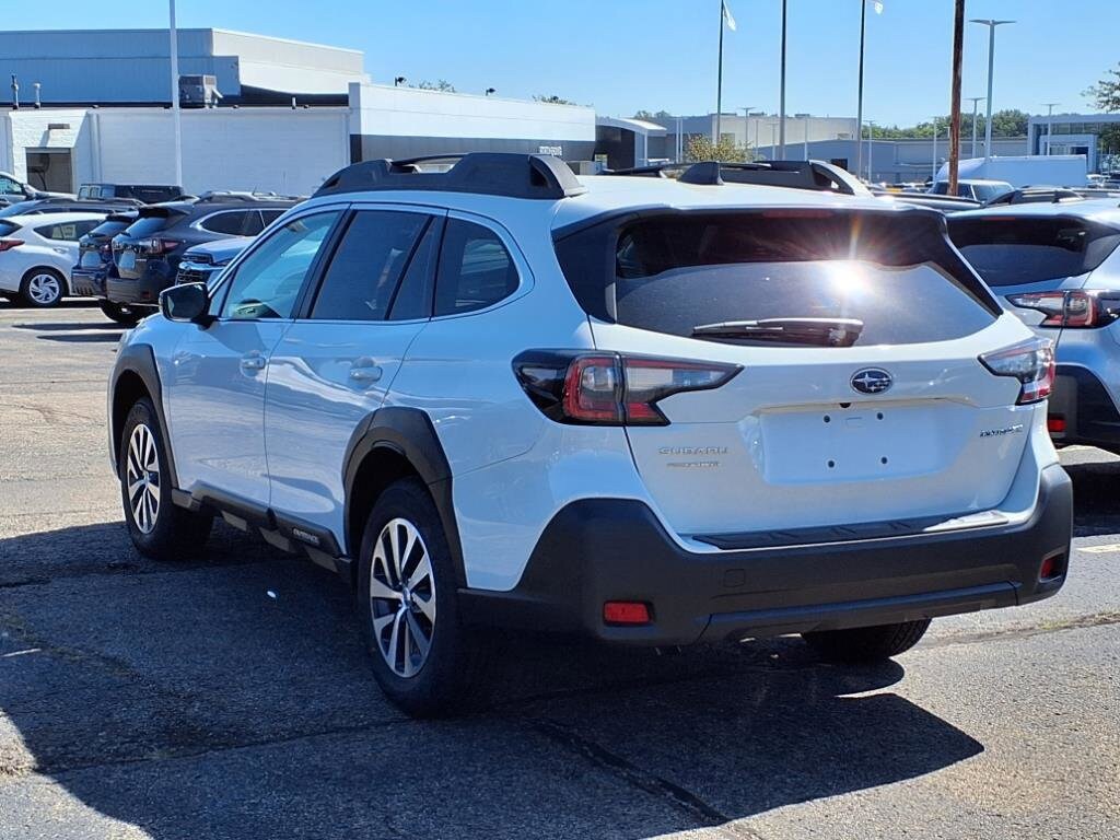2025 Subaru Outback Limited photo 3