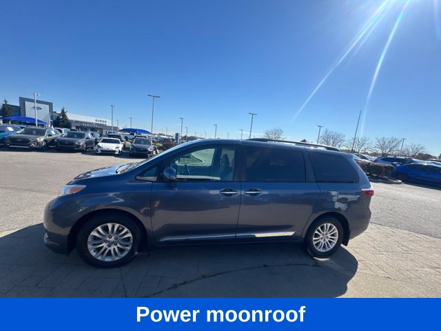 Used 2017 Toyota Sienna XLE 8 Passenger Van Passenger Van